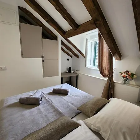 Rio Luxury Πανσιόν 4*